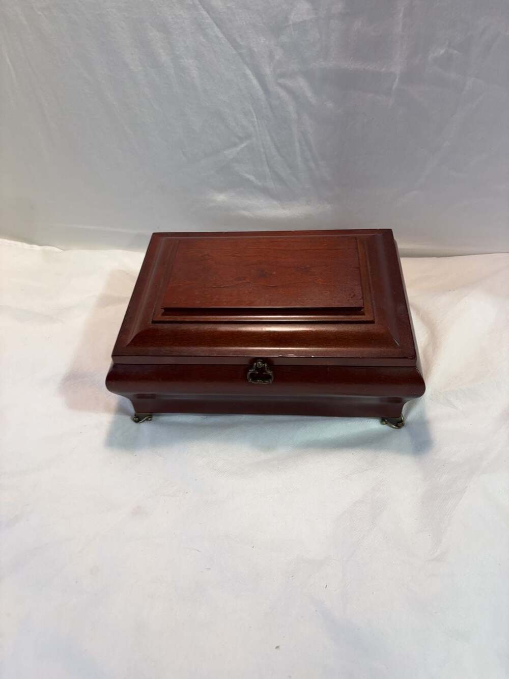 Vintage 1998 The Bombay Company Wooden Musical Jewelry Box
